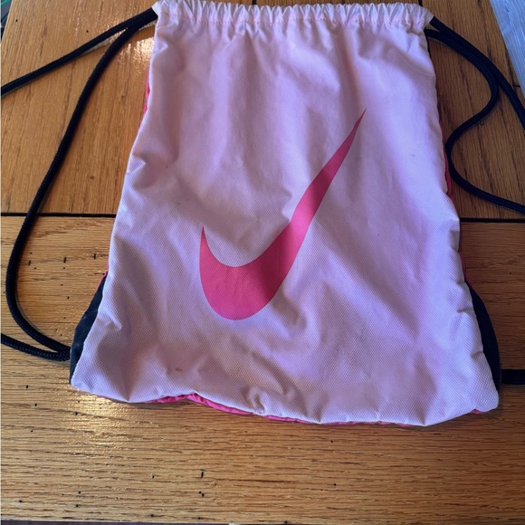 Nike Pink Sports Drawstring Bag - Picture 2 of 2